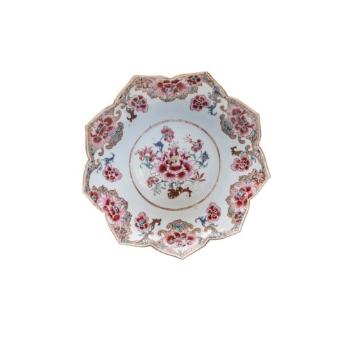 177 - A GROUP OF CHINESE EXPORT PORCELAIN DISHESQING DYNASTY, 18TH CENTURYMostly famille rose20cm to 23cm ... 