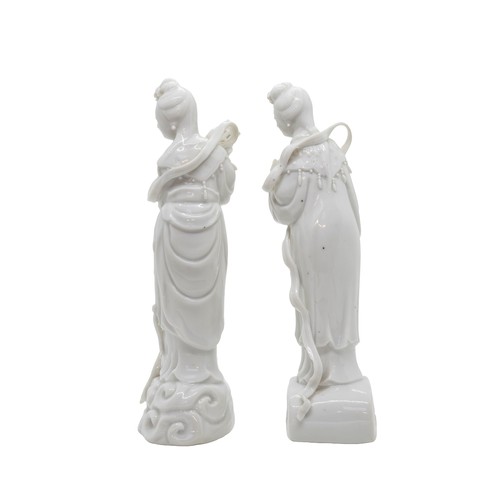 33 - A PAIR OF BLANC DE CHINE FIGURES OF GUANYINLATE QING / REPUBLIC PERIOD 17cm highPROVENANCE: From the... 