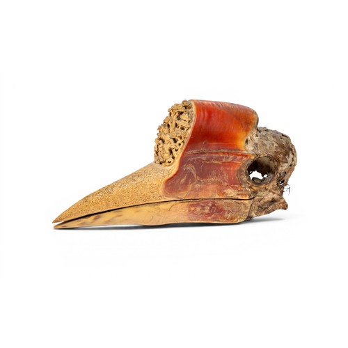 267 - A VERY RARE HORNBILL CARVINGQING DYNASTY (1644-1911)清 犀鸟俏雕the front of the casque is deeply carved w... 
