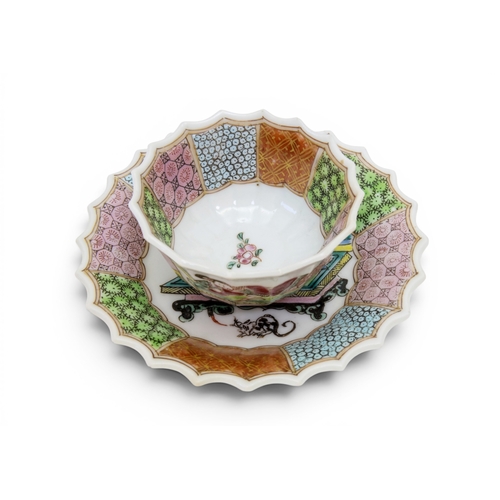 8 - A FINE CHINESE FAMILLE ROSE SEMI-EROTIC CUP AND SAUCERYONGZHENG/QIANLONG, CIRCA 1730s清乾隆/雍正 粉彩侍女人物纹杯... 