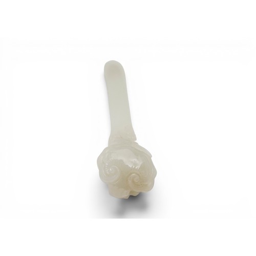 21 - A CHINESE WHITE JADE HAIRPIN QIANLONG DYNASTY (1736-1795)清乾隆 白玉簪carved with a naturalistic lingzhi r... 