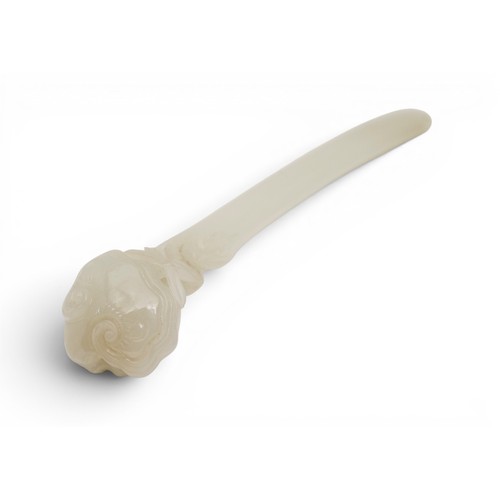 21 - A CHINESE WHITE JADE HAIRPIN QIANLONG DYNASTY (1736-1795)清乾隆 白玉簪carved with a naturalistic lingzhi r... 