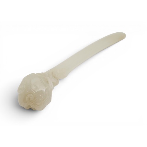 21 - A CHINESE WHITE JADE HAIRPIN QIANLONG DYNASTY (1736-1795)清乾隆 白玉簪carved with a naturalistic lingzhi r... 