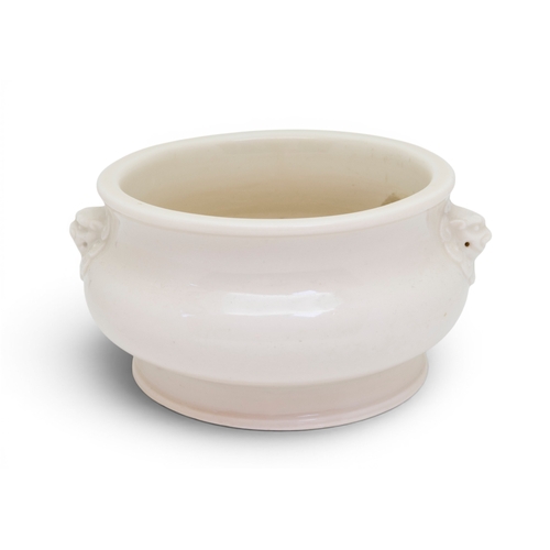 34 - A FINE CHINESE BLANC DE CHINE INCENSE BURNERLATE MING DYNASTY, CIRCA 1640, DEHUA KILNS, FUJIAN PROVI... 
