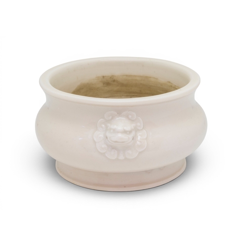 34 - A FINE CHINESE BLANC DE CHINE INCENSE BURNERLATE MING DYNASTY, CIRCA 1640, DEHUA KILNS, FUJIAN PROVI... 
