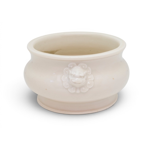 34 - A FINE CHINESE BLANC DE CHINE INCENSE BURNERLATE MING DYNASTY, CIRCA 1640, DEHUA KILNS, FUJIAN PROVI... 