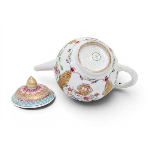 4 - A FINE CHINESE PORCELAIN FAMILLE ROSE GLOBULAR TEAPOT AND COVERYONGZHENG, 1723-1735清雍正 粉彩金彩花卉纹茶壶 pai... 