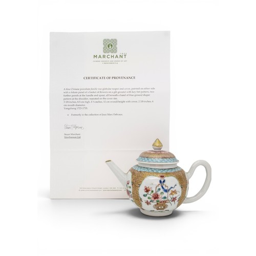 4 - A FINE CHINESE PORCELAIN FAMILLE ROSE GLOBULAR TEAPOT AND COVERYONGZHENG, 1723-1735清雍正 粉彩金彩花卉纹茶壶 pai... 