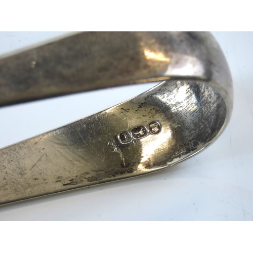 45 - FOUR PAIRS OF GEORGIAN AND VICTORIAN SILVER SUGAR TONGS14.7 cm long max, combined weight: 162 grams ... 