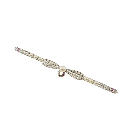 214 - AN ART DECO FRENCH PLATINUM DIAMOND, PEARL AND RUBY BROOCH,the central 5mm pearl on a ribbon bow mou... 