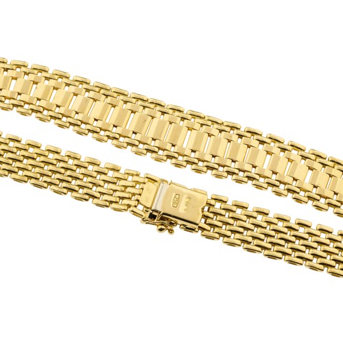 234 - AN ITALIAN 18 CARAT GOLD NECKLACE,composed of polished brick links. Stamped 750 with Italian control... 