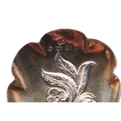 4 - A GOOD NATURALISTIC CADDY SPOON, BIRMINGHAM 1881 The bowl embossed with a spray of flowers, the hand... 