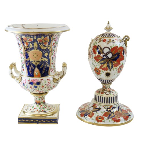 33 - A BLOOR DERBY CAMPANA FORM IMARI VASEEARLY 19TH CENTURYwith twin scroll handles, ink stamped on the ... 