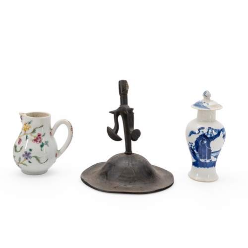 29 - A MIXED GROUP OF CHINESE CERAMICSPREDOMINANTLY 19TH CENTURYthe lot includes a large export mug, fami... 