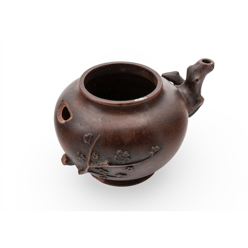 29 - A MIXED GROUP OF CHINESE CERAMICSPREDOMINANTLY 19TH CENTURYthe lot includes a large export mug, fami... 
