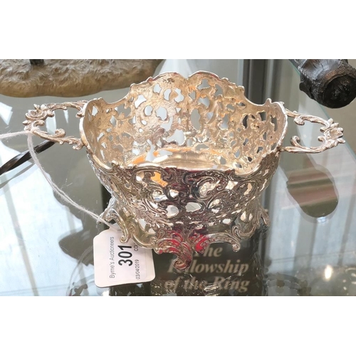 301 - Cast silver sugar bowl stand in the rococo style