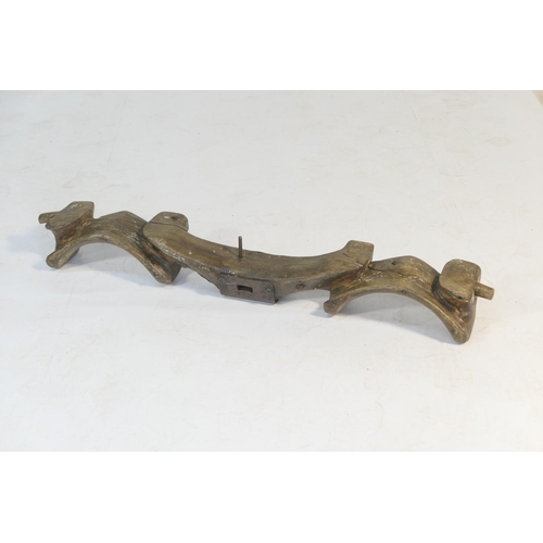 507 - 19th Century carved wooden ox yoke, 135cm x 21cm