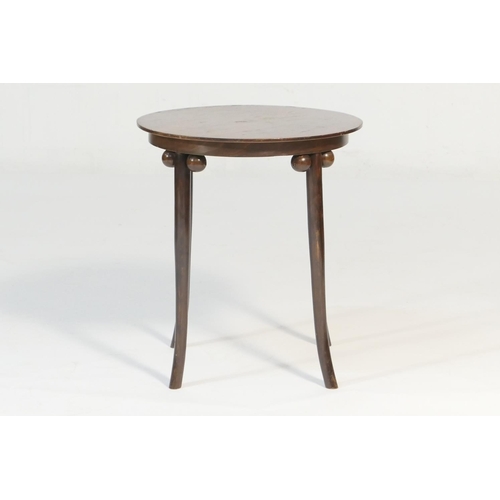 560 - Austrian bentwood table, in the manner of Josef Hoffmann, circa 1910, circular top on three slightly... 