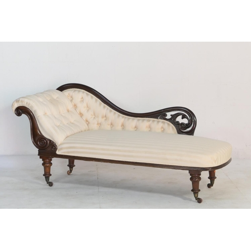 576 - Victorian mahogany and upholstered chaise longue, the moulded serpentine back upholstered throughout... 