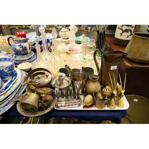 141 - Mixed metal wares including Victorian pewter teapot, pewter tankards, brass ornaments etc