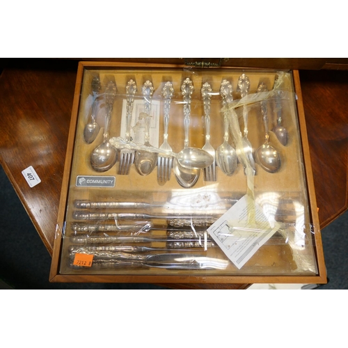 285 - Canteen of community plate cutlery