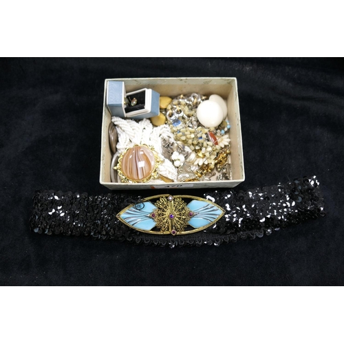 470 - Small assortment of costume jewellery including a silver necklace, black sequin belt etc