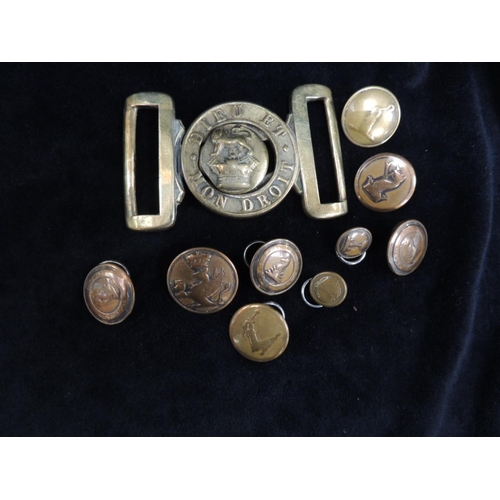 470 - Small number of brass buttons and a brass military buckle