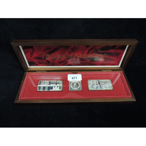 471 - Queen's Silver Jubilee limited edition silver Royal Standards ingots, issued by the Danbury Mint, gr... 