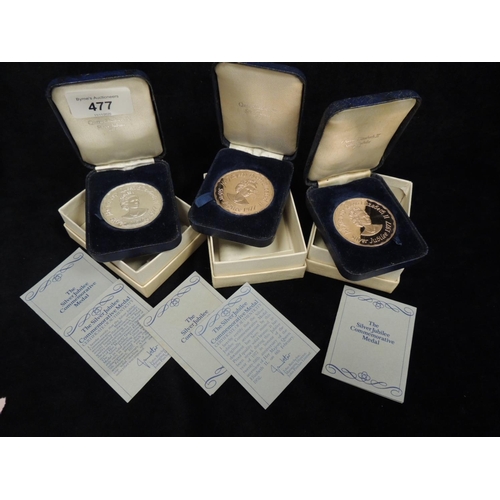 477 - Queen Elizabeth II Silver Jubilee commemorative medallions including one silver (37.5g) and two bron... 