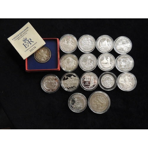 485 - George V 1925 crown, boxed, and fifteen further commemorative silver coins (16), total silver weight... 