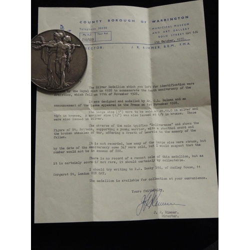 484 - Military Interest: Royal Mint Armistice 10th anniversary silver medallion November 11th 1928, large ... 