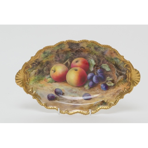 96 - Royal Worcester fruit dish, by T Lockyer, date code for 1924, decorated with apples and damsons, the... 