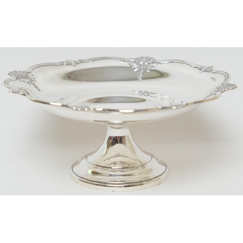 163 - George V silver pedestal bonbon dish, by Walker & Hall, Sheffield 1925, shaped circular shallow form... 