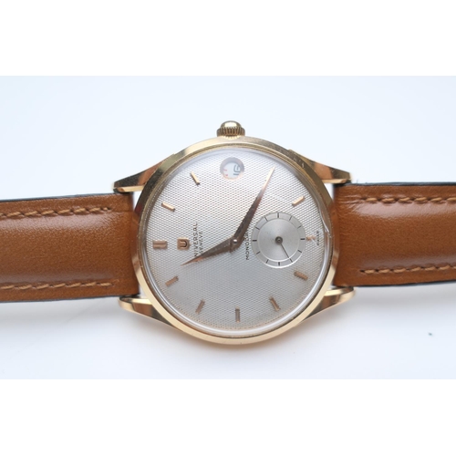 386 - Universal Monodatic gent's gold automatic wristwatch, circa 1950s, 30mm dial with date aperture, sub... 