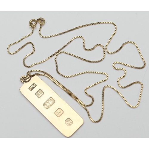 412 - 18ct gold fine box link necklace, length 55cm, weight approx. 3.4g, supporting a 9ct gold ingot pend... 