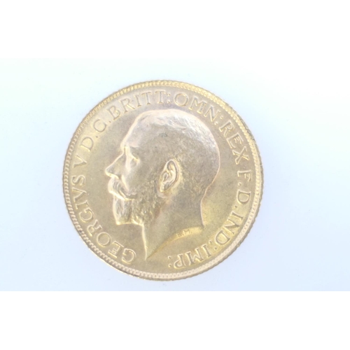 304 - George V sovereign, 1912 (EF), weight approx. 7.9g