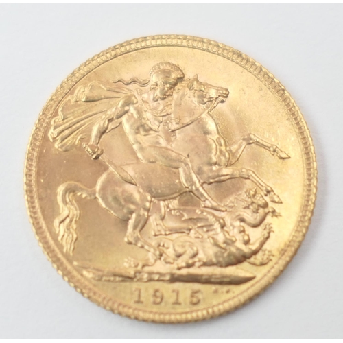 325 - George V sovereign, 1915 (EF), weight approx. 7.9g