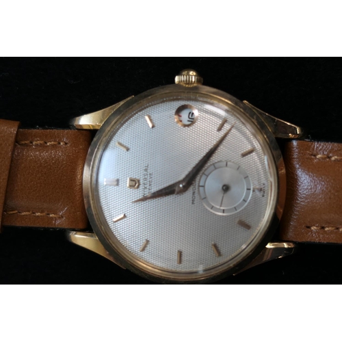 386 - Universal Monodatic gent's gold automatic wristwatch, circa 1950s, 30mm dial with date aperture, sub... 