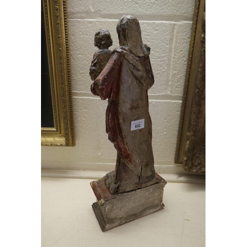 652 - Continental painted carved limewood figure of the Madonna and the Infant Christ, 17th or 18th Centur... 