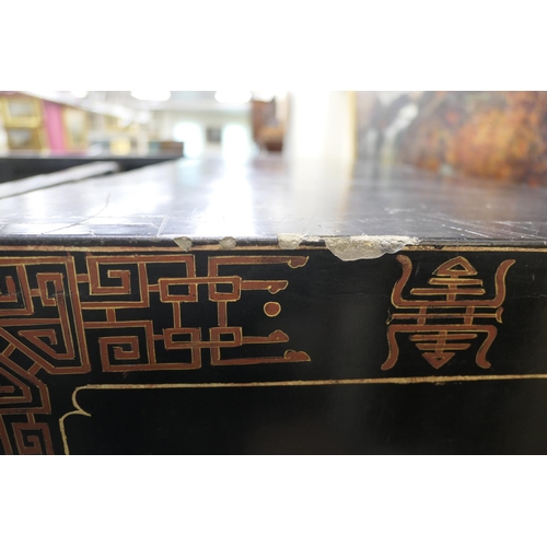 791 - Chinese painted and black lacquered cabinet, early 20th Century, having two bifold doors decorated t... 