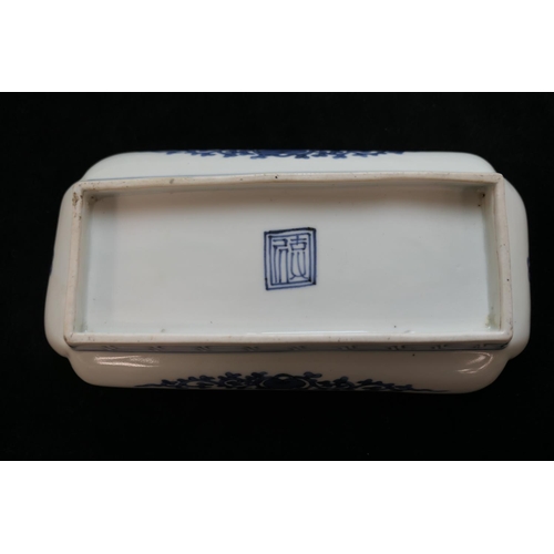 86 - Japanese Arita blue and white dish, Edo Period (late 17th/early 18th Century), rectangular form deco... 