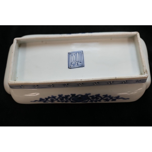 86 - Japanese Arita blue and white dish, Edo Period (late 17th/early 18th Century), rectangular form deco... 