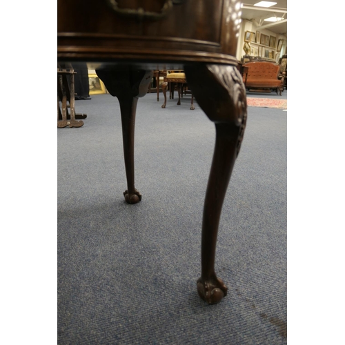 711 - Chippendale Revival mahogany kidney shaped lady's writing desk, circa 1910, with leather inset top o... 