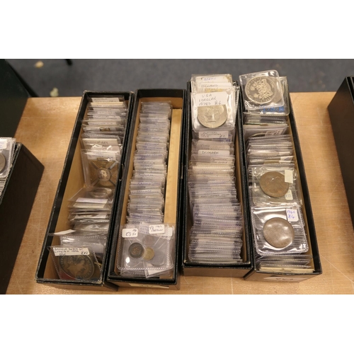 447 - Quantity of mixed British and world coins, approximately 400