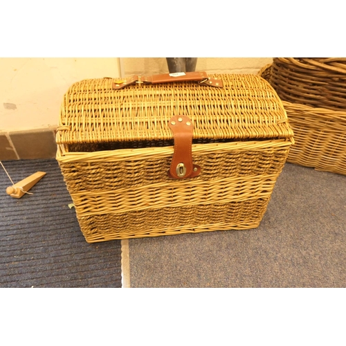 480 - Dome topped wicker hamper