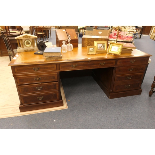 500 - Large mahogany and walnut crossbanded partners' desk in the Georgian style by Norfolk Manor of Great... 