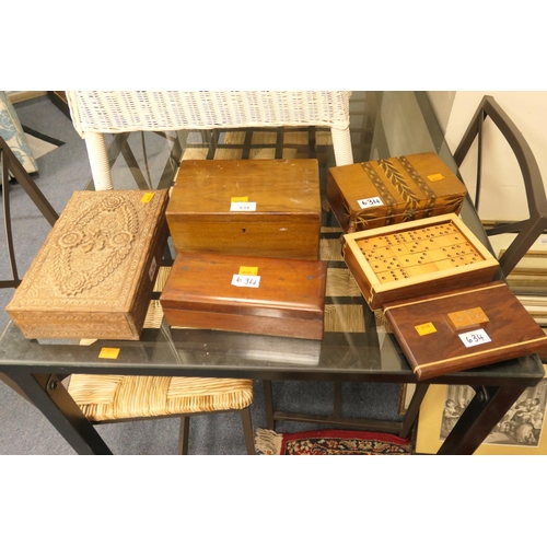 634 - Hand crafted holly and white ash boxed domino set by Campbell (American); also an Indian carved wood... 