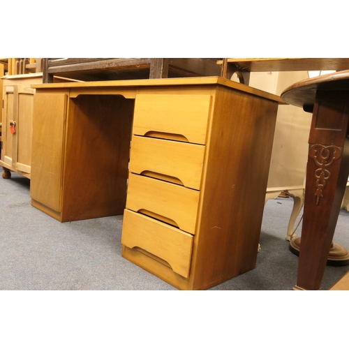 648 - Modern twin pedestal desk