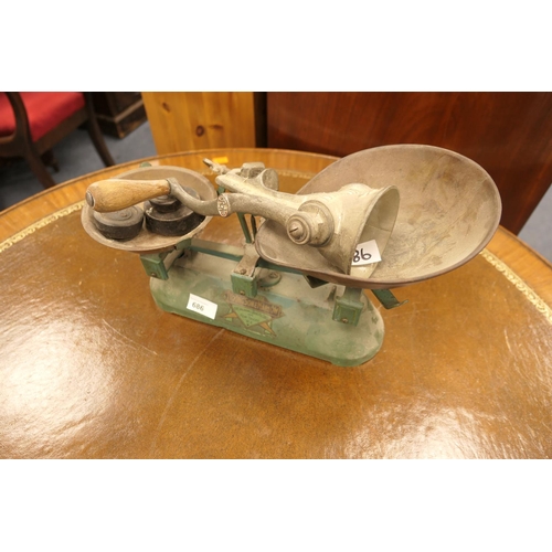 686 - Young & Sons kitchen scales with weights and a National bench mincer