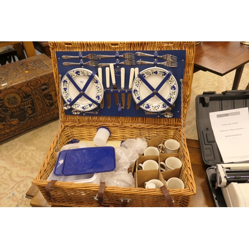 702 - Optima wicker picnic hamper with six place settings